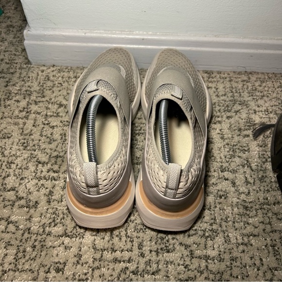 Sorel Dove & Moonstone Kinetic Impact II Strap Shoes Size 11 - Picture 7 of 11